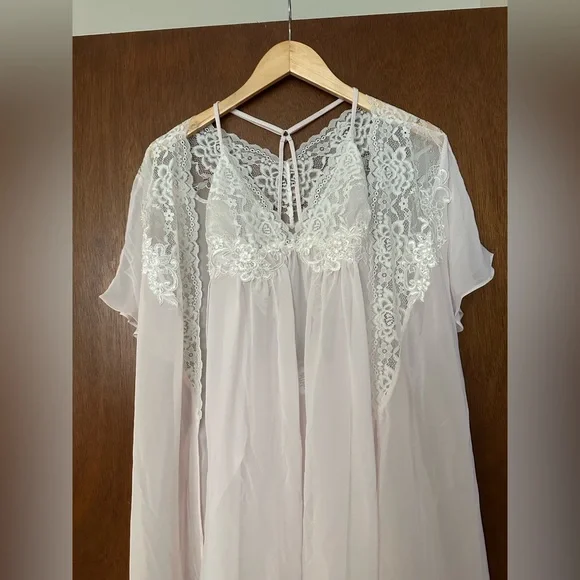 DILLARD’S LINEA DONATELLA Two piece Robe & Slip Dress - Picture 2 of 6